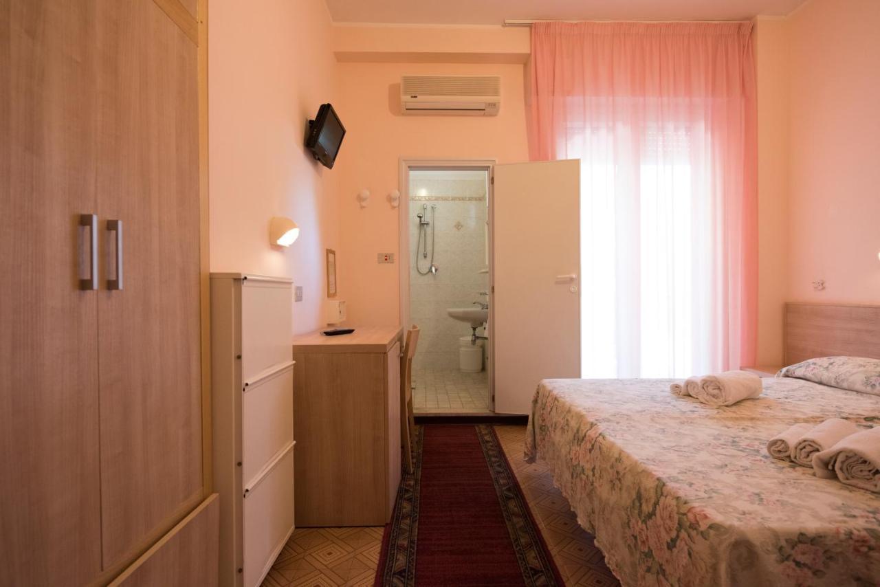 Hotel Settebello B&B Cesenatico Esterno foto
