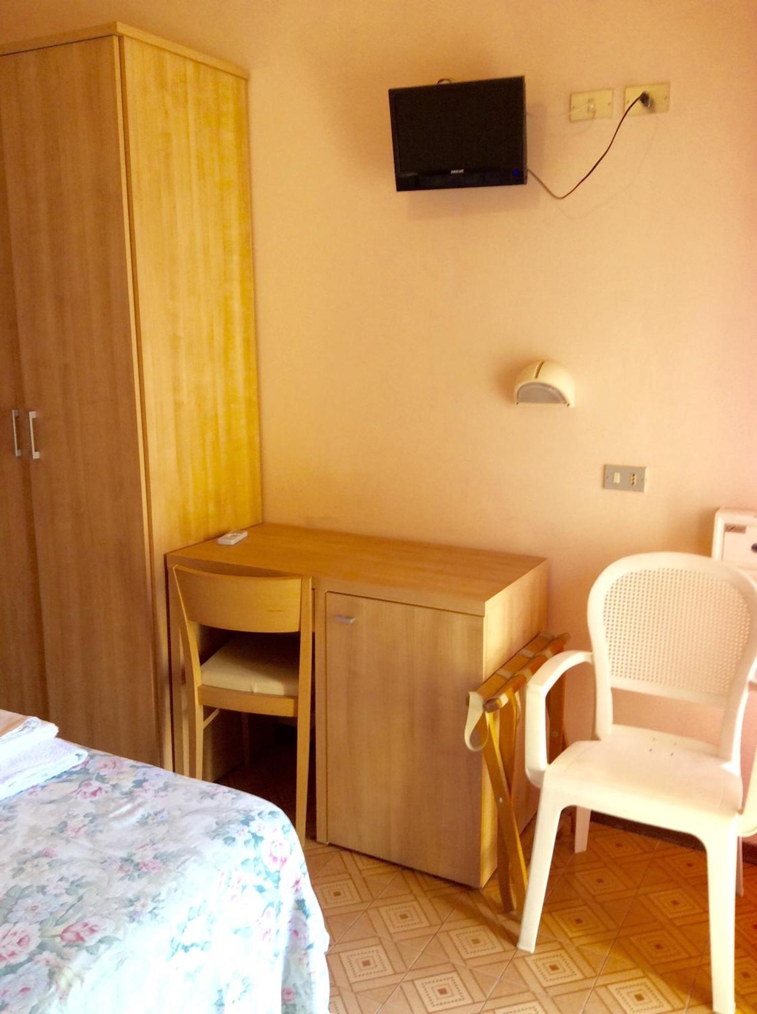 Hotel Settebello B&B Cesenatico Camera foto