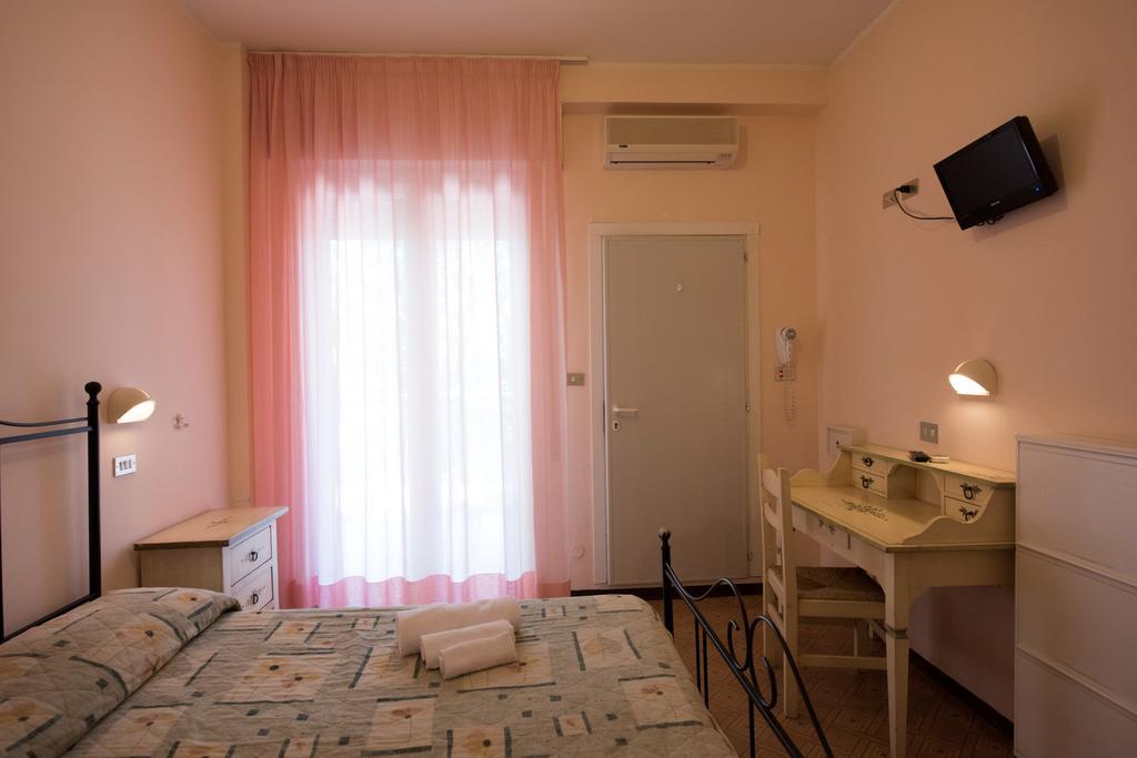 Hotel Settebello B&B Cesenatico Esterno foto