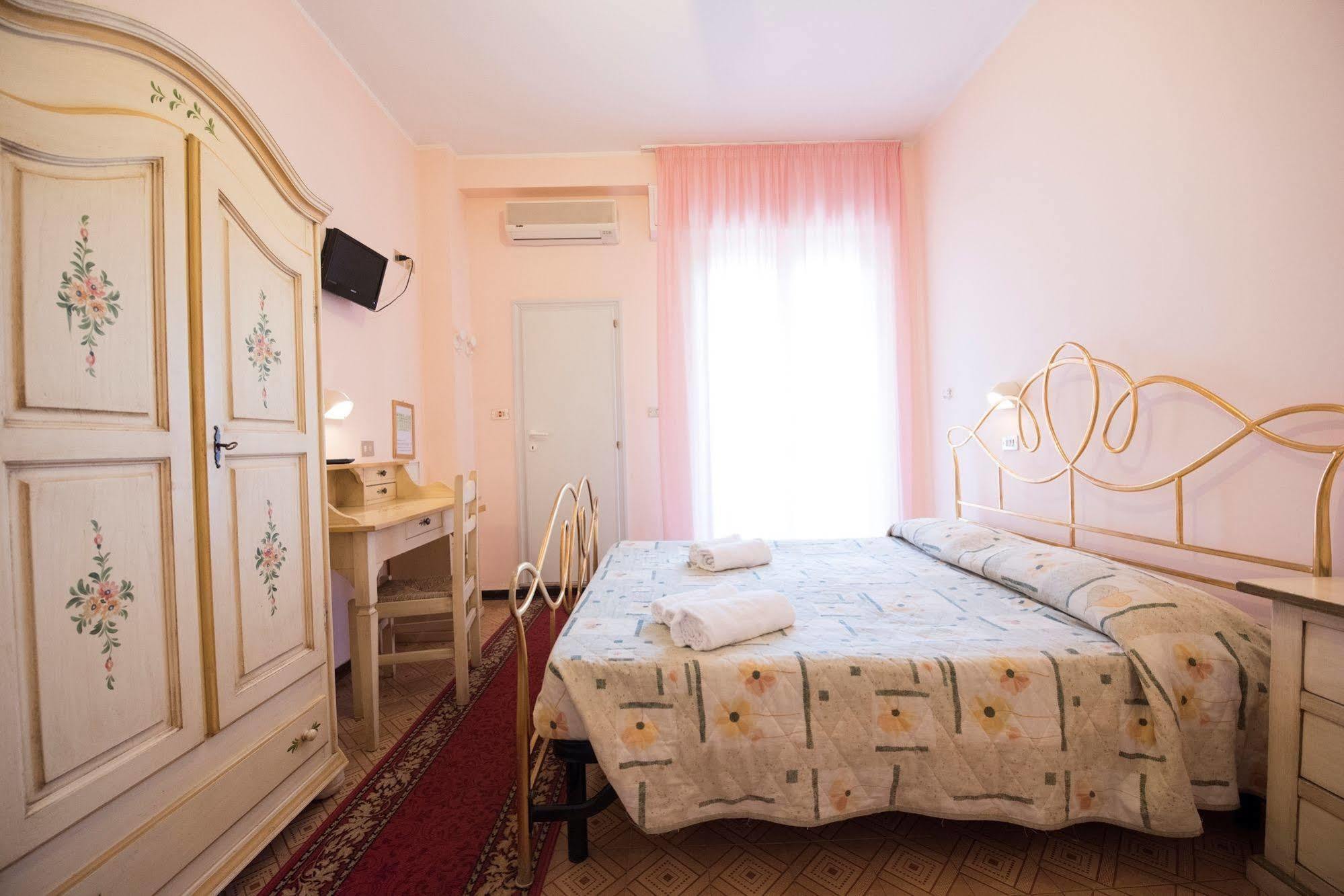 Hotel Settebello B&B Cesenatico Esterno foto