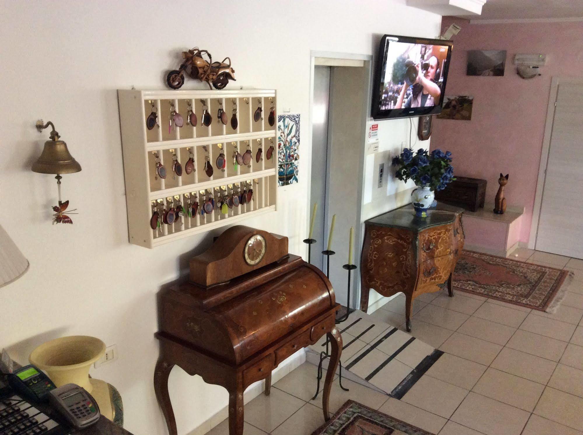 Hotel Settebello B&B Cesenatico Esterno foto