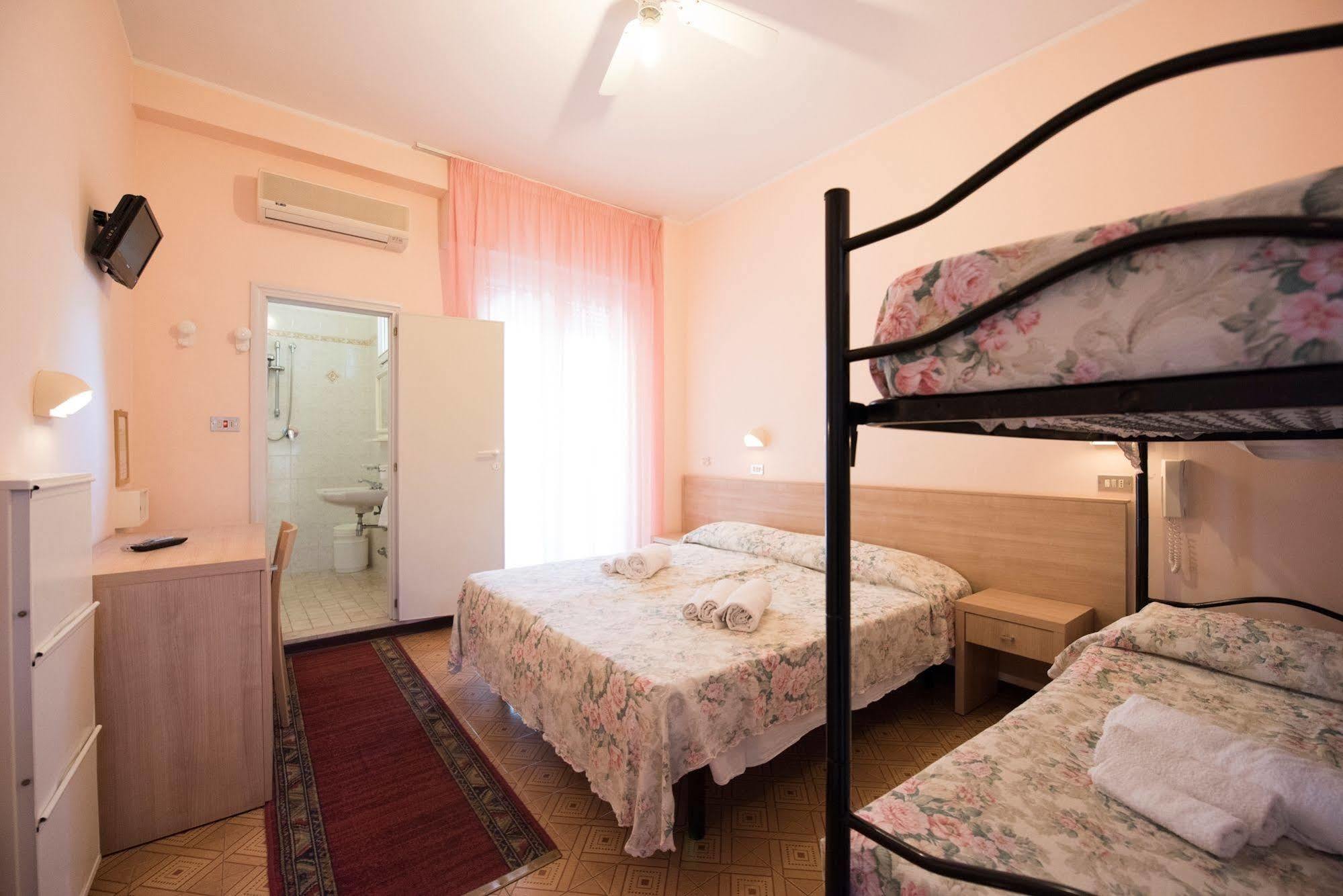 Hotel Settebello B&B Cesenatico Esterno foto