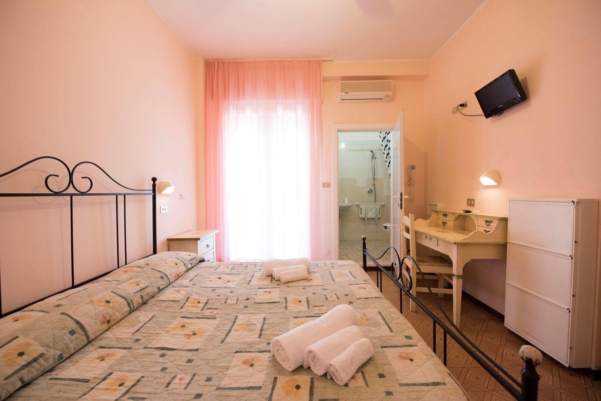 Hotel Settebello B&B Cesenatico Esterno foto