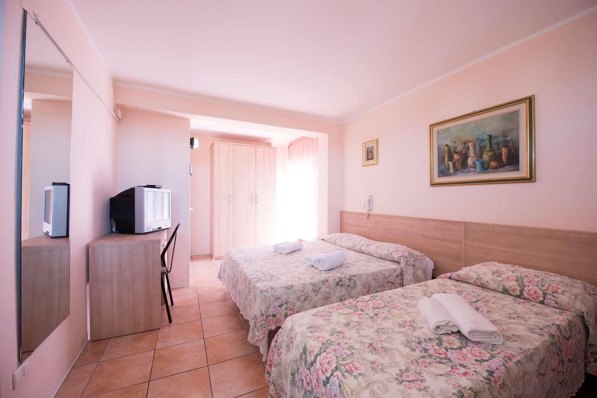 Hotel Settebello B&B Cesenatico Esterno foto