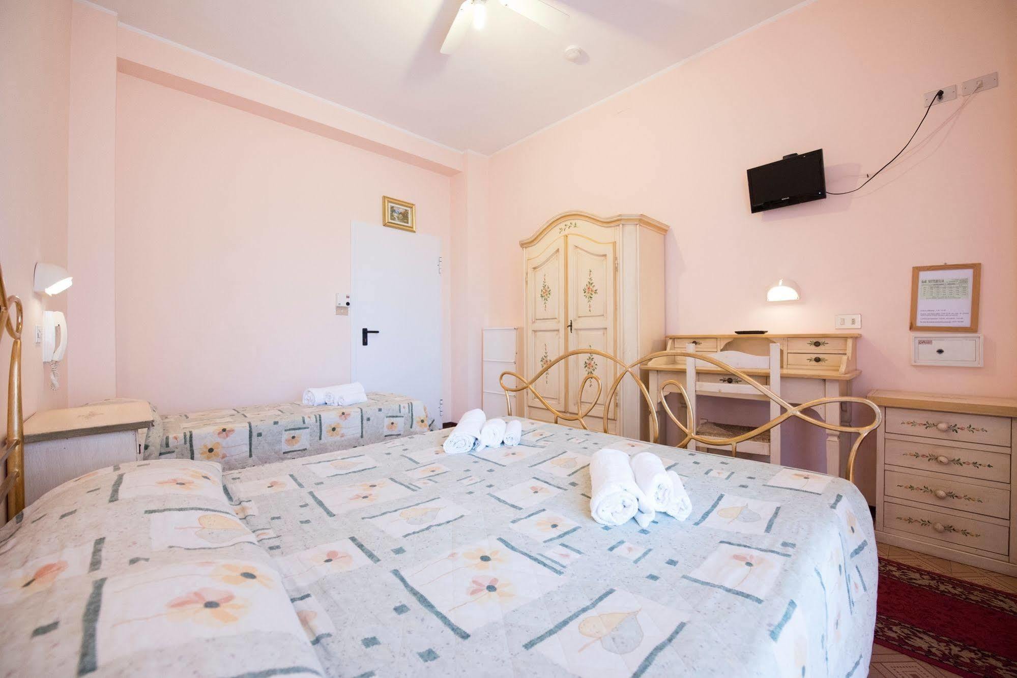Hotel Settebello B&B Cesenatico Esterno foto