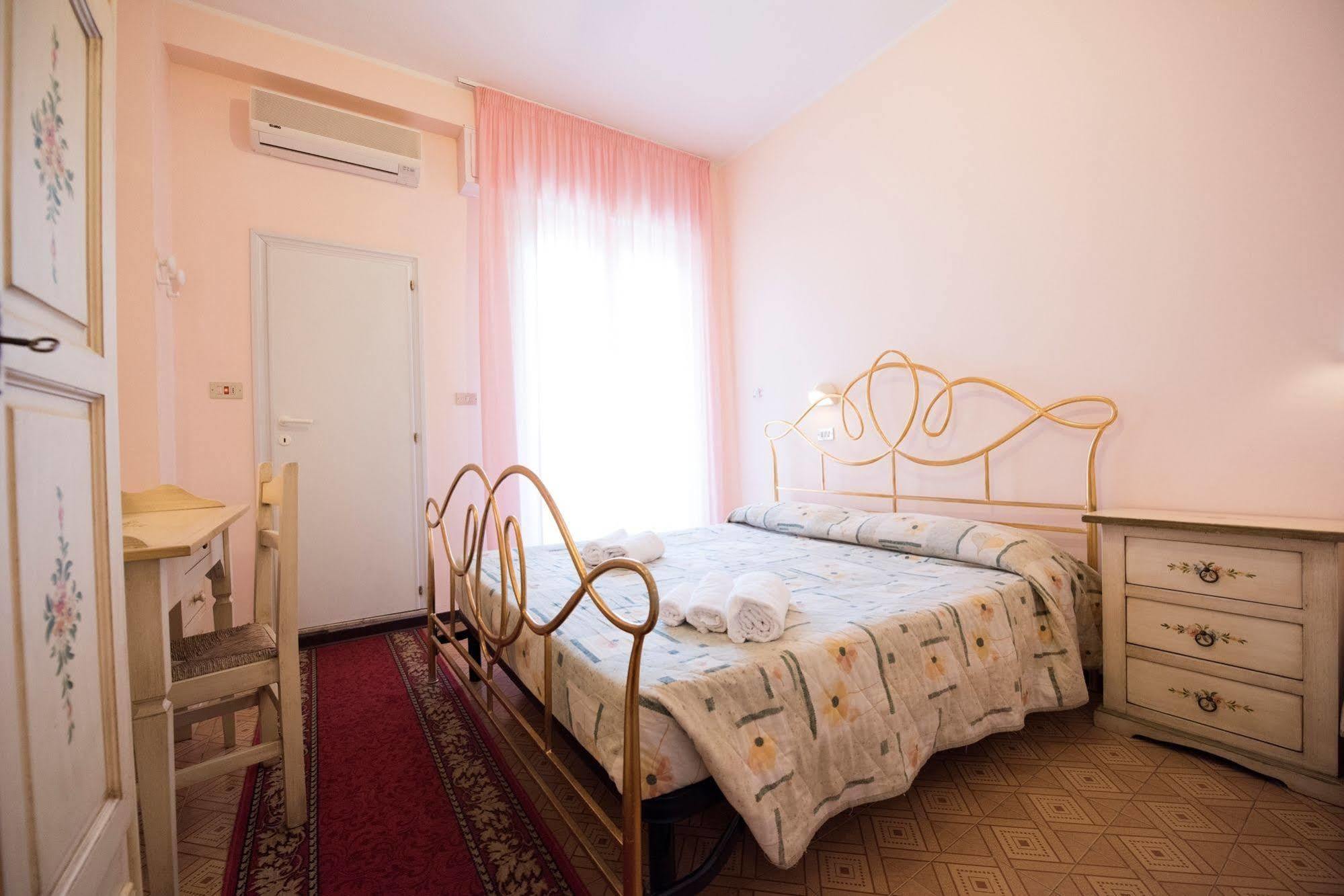 Hotel Settebello B&B Cesenatico Esterno foto