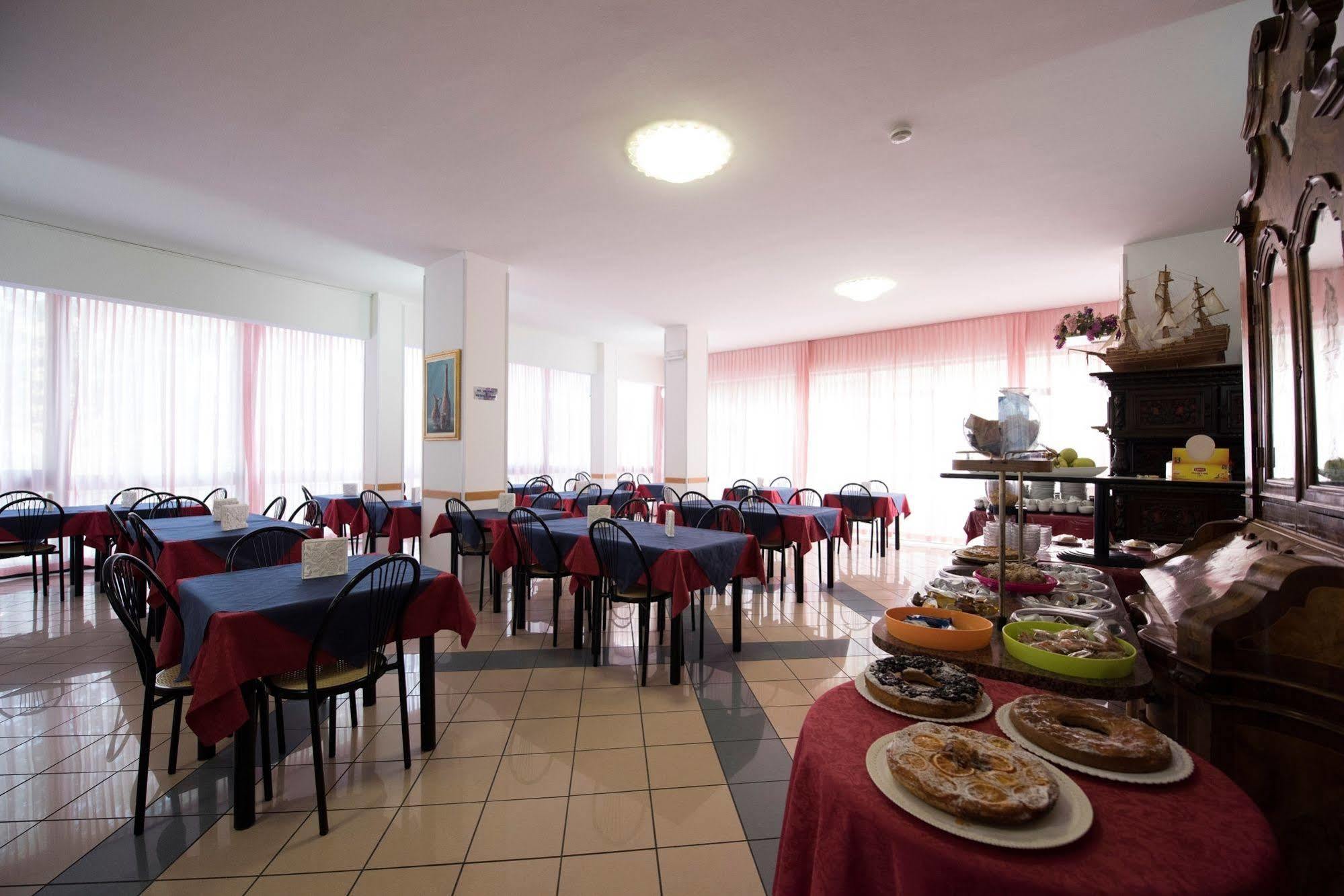Hotel Settebello B&B Cesenatico Esterno foto
