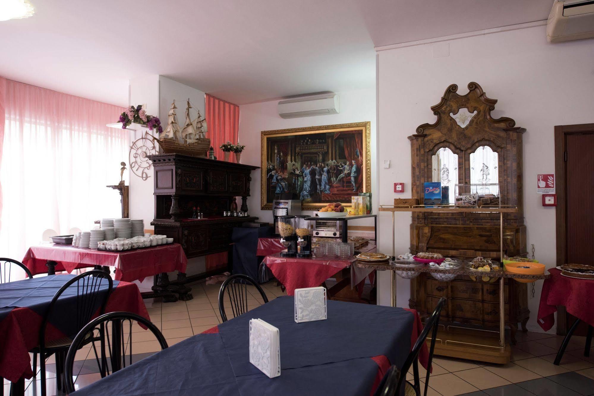 Hotel Settebello B&B Cesenatico Esterno foto
