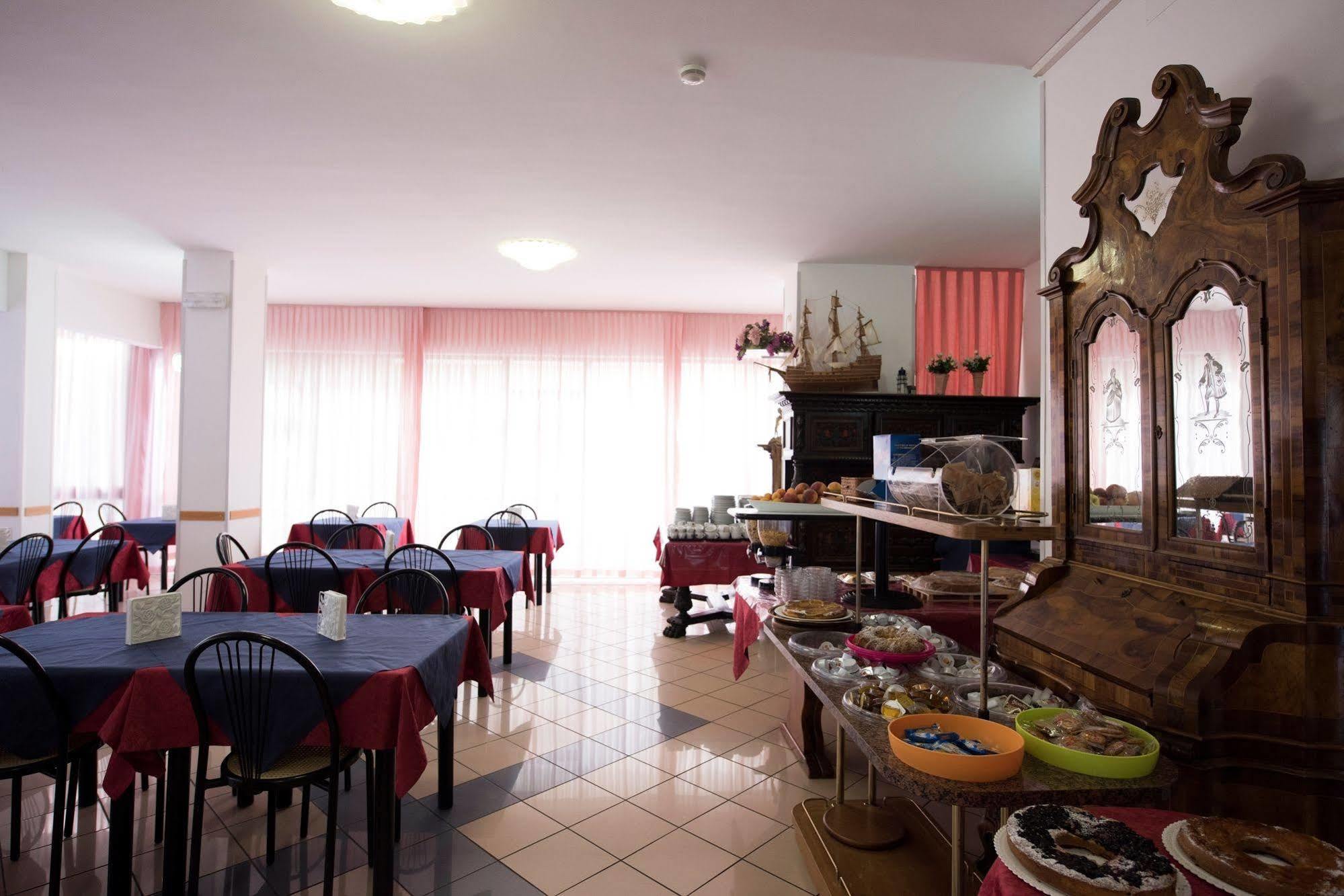 Hotel Settebello B&B Cesenatico Esterno foto